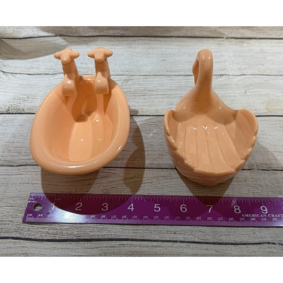 Vintage Retro Lot Of 2 Peach Hard Plastic Swan & Bathtub Soap Dish MCM Tub6 - Picture 3 of 6